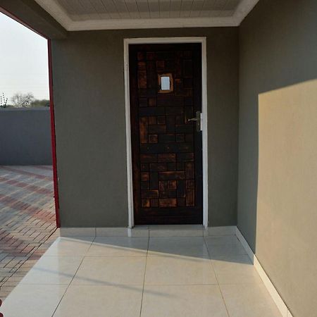 Mathlyn Guesthouse Gaborone Bagian luar foto