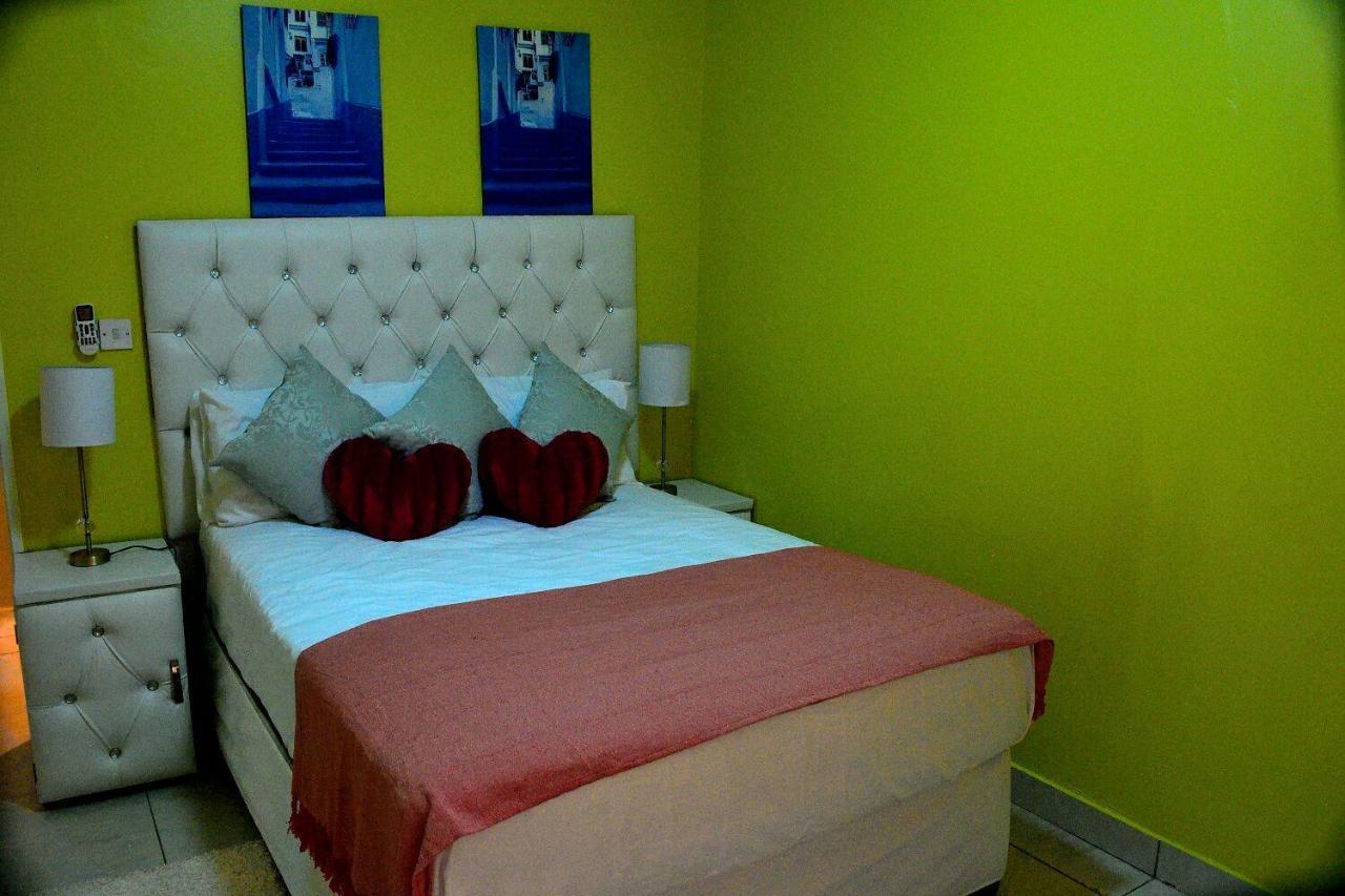 Mathlyn Guesthouse Gaborone Bagian luar foto