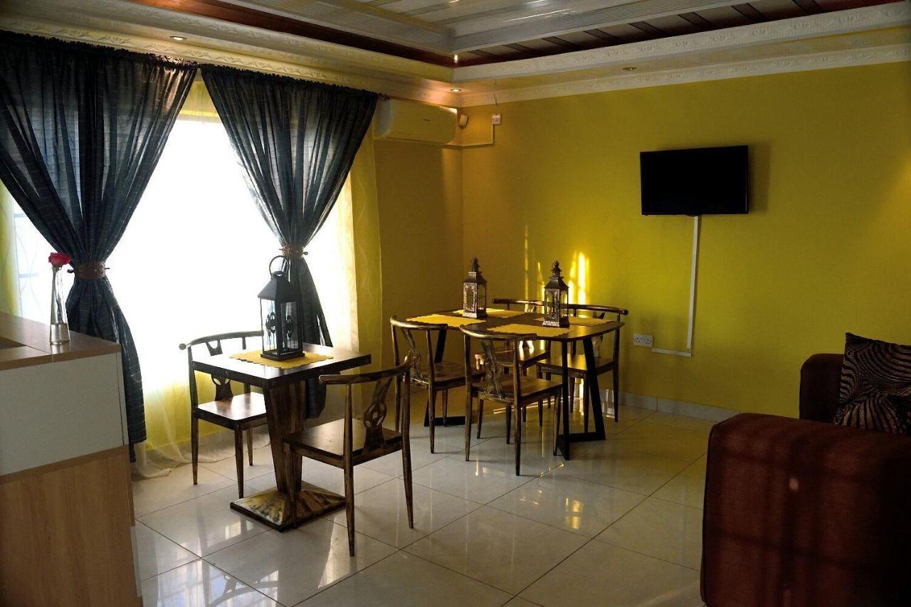 Mathlyn Guesthouse Gaborone Bagian luar foto