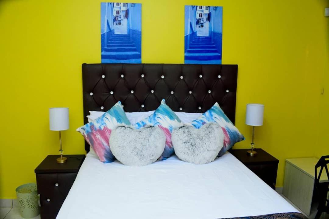 Mathlyn Guesthouse Gaborone Bagian luar foto