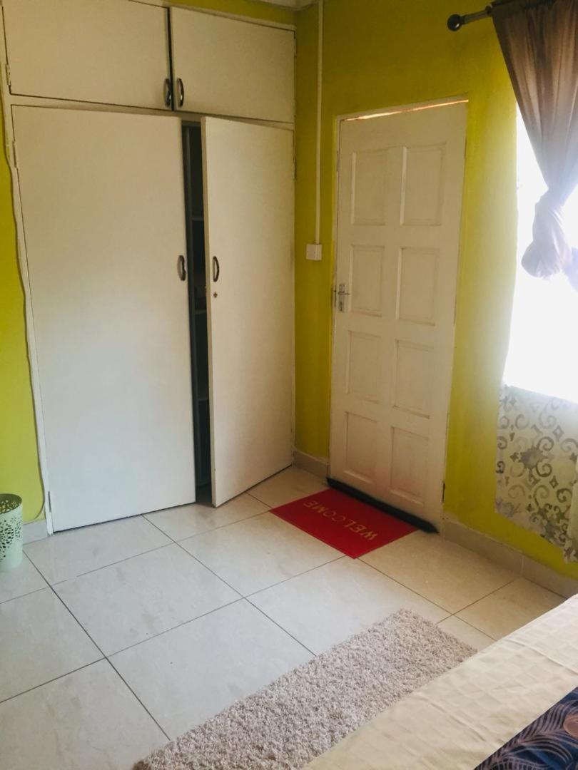 Mathlyn Guesthouse Gaborone Bagian luar foto