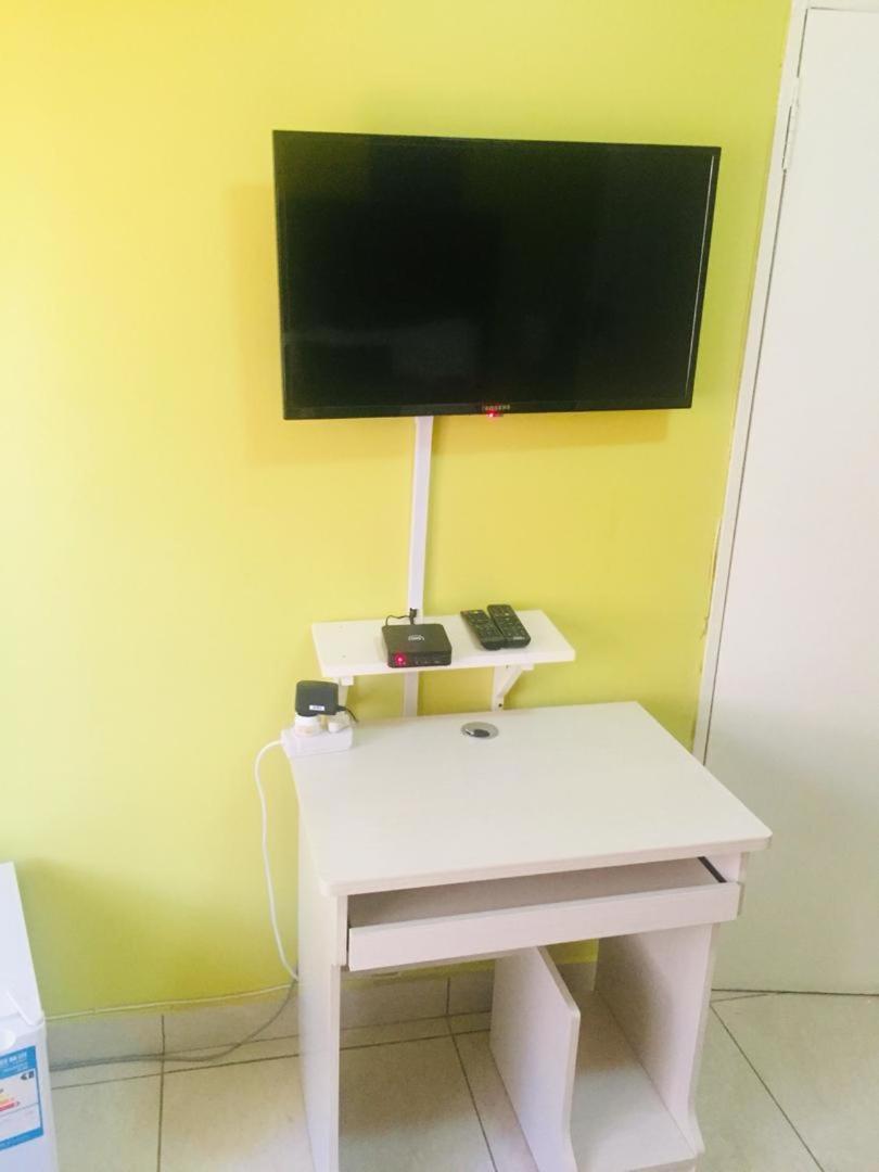 Mathlyn Guesthouse Gaborone Bagian luar foto