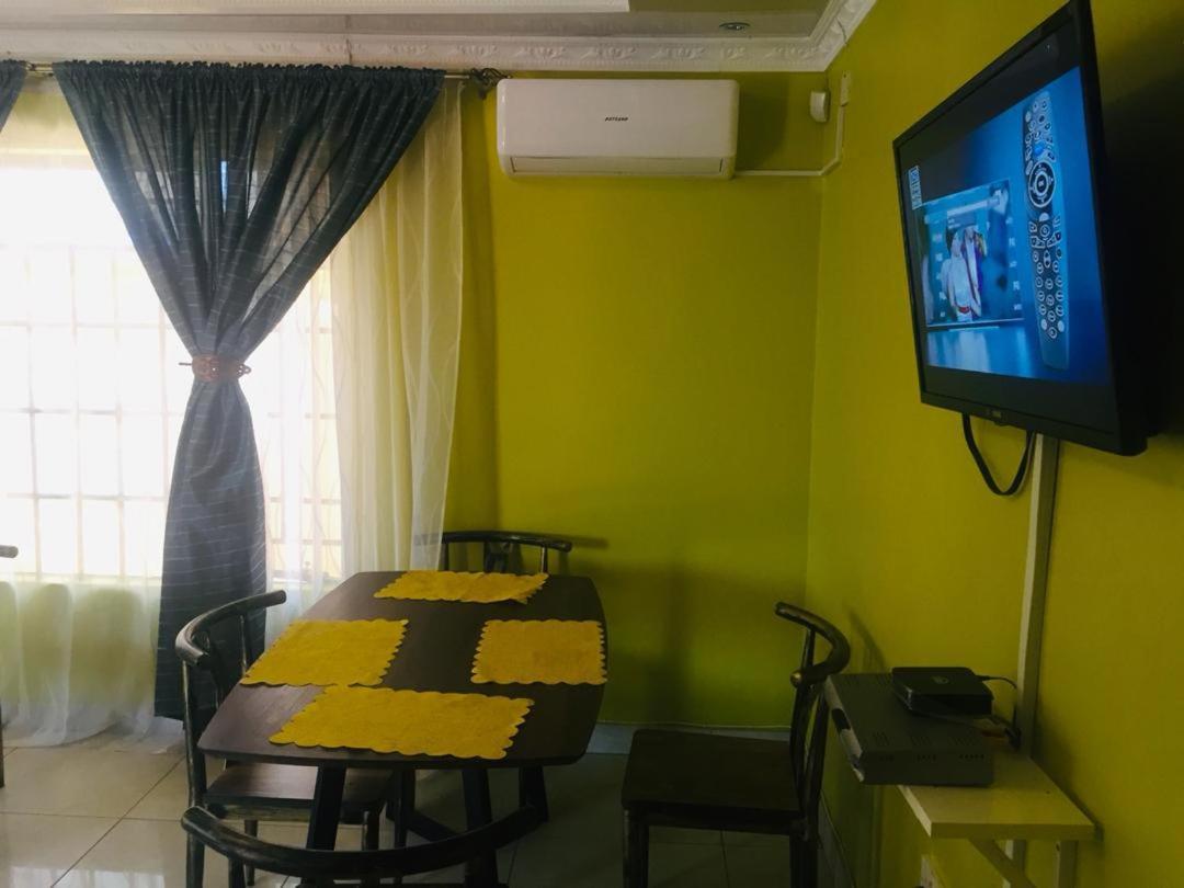 Mathlyn Guesthouse Gaborone Bagian luar foto