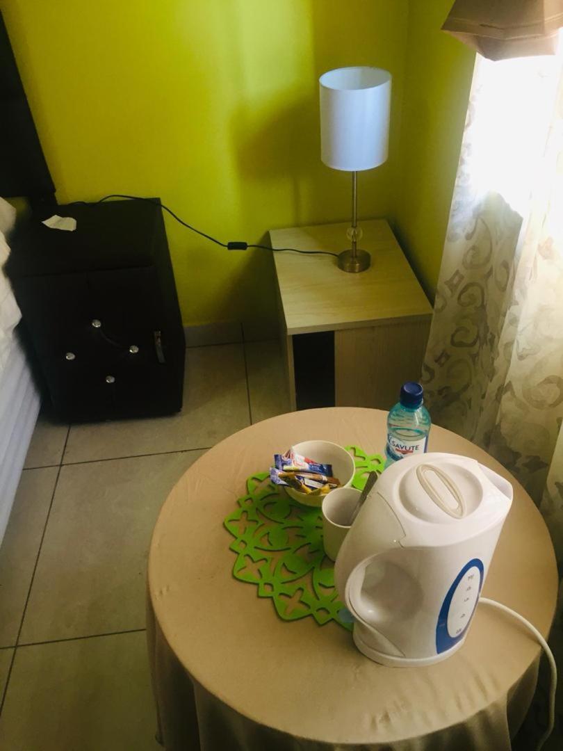 Mathlyn Guesthouse Gaborone Bagian luar foto