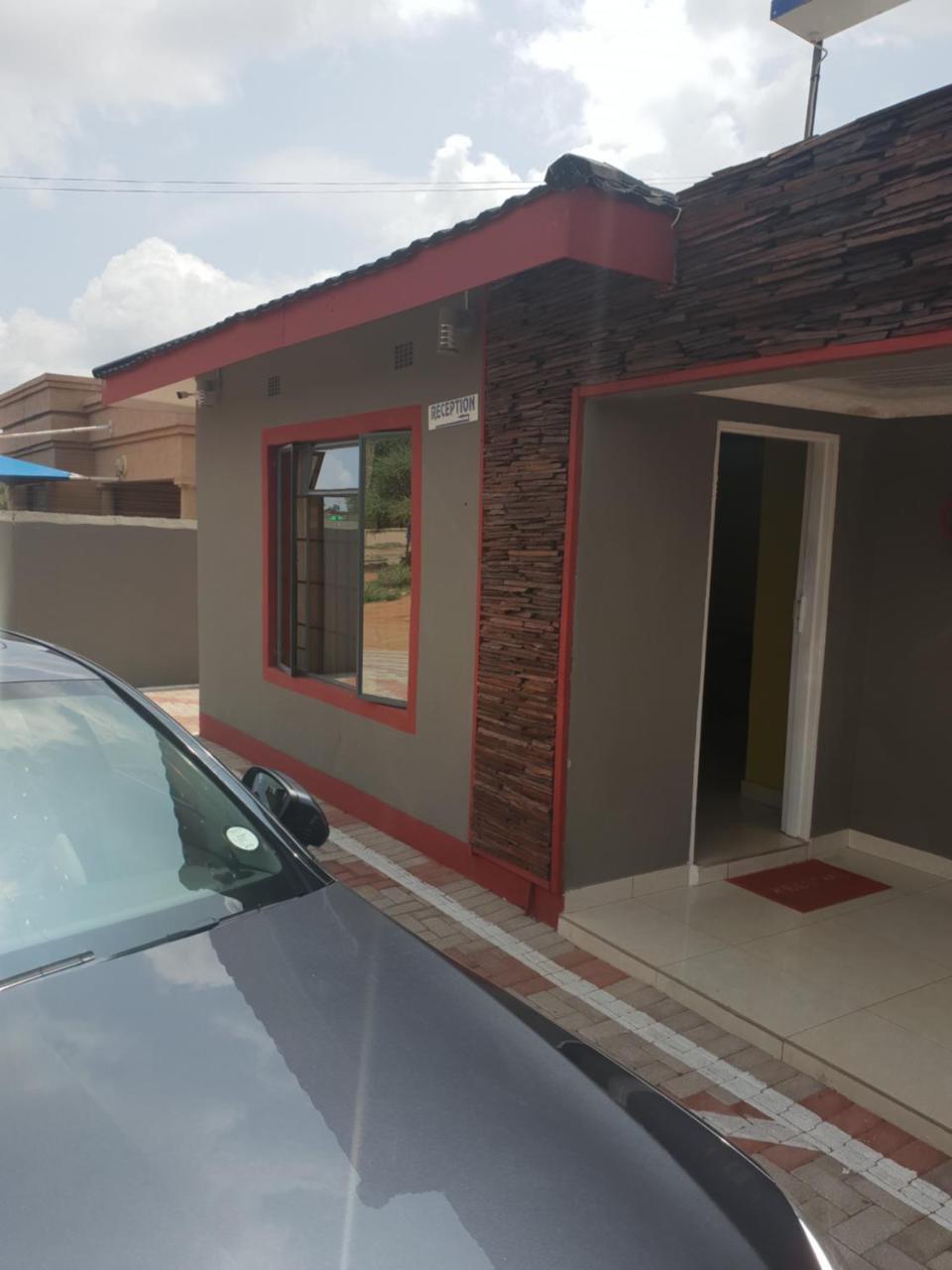 Mathlyn Guesthouse Gaborone Bagian luar foto