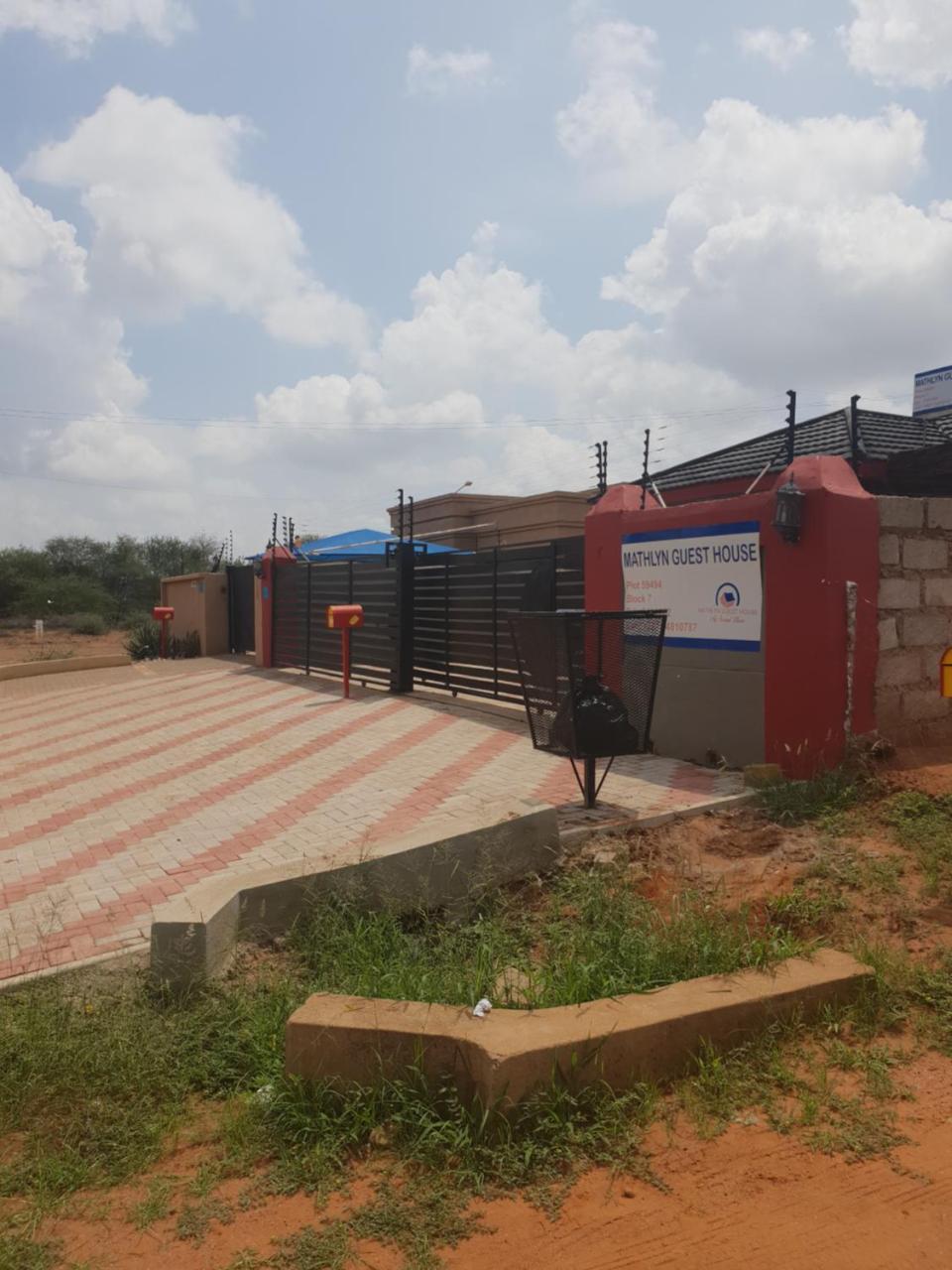 Mathlyn Guesthouse Gaborone Bagian luar foto