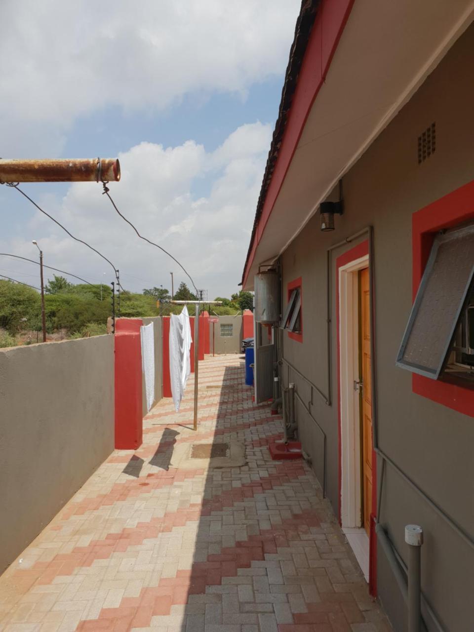 Mathlyn Guesthouse Gaborone Bagian luar foto
