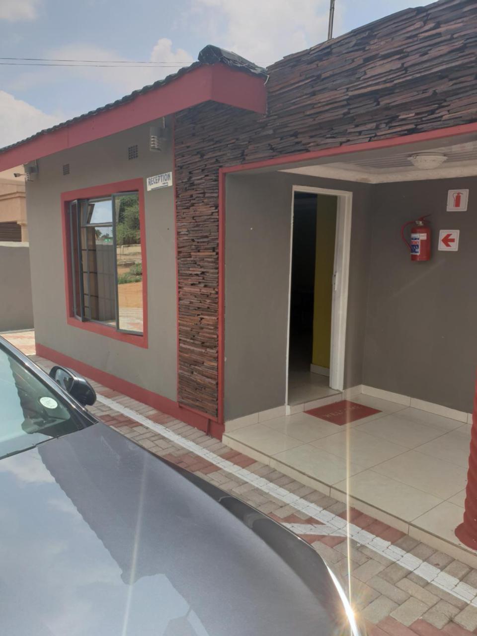 Mathlyn Guesthouse Gaborone Bagian luar foto