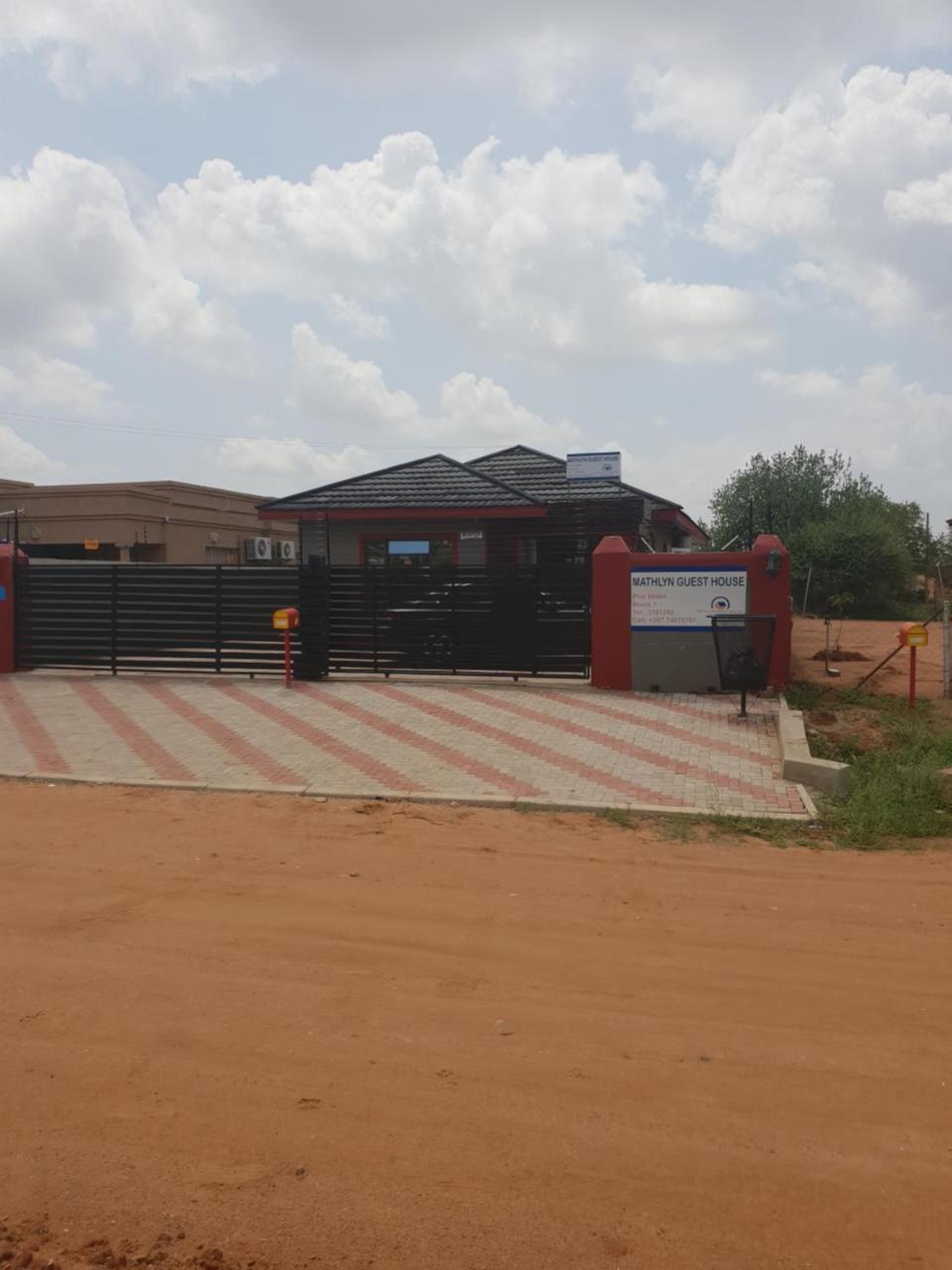 Mathlyn Guesthouse Gaborone Bagian luar foto